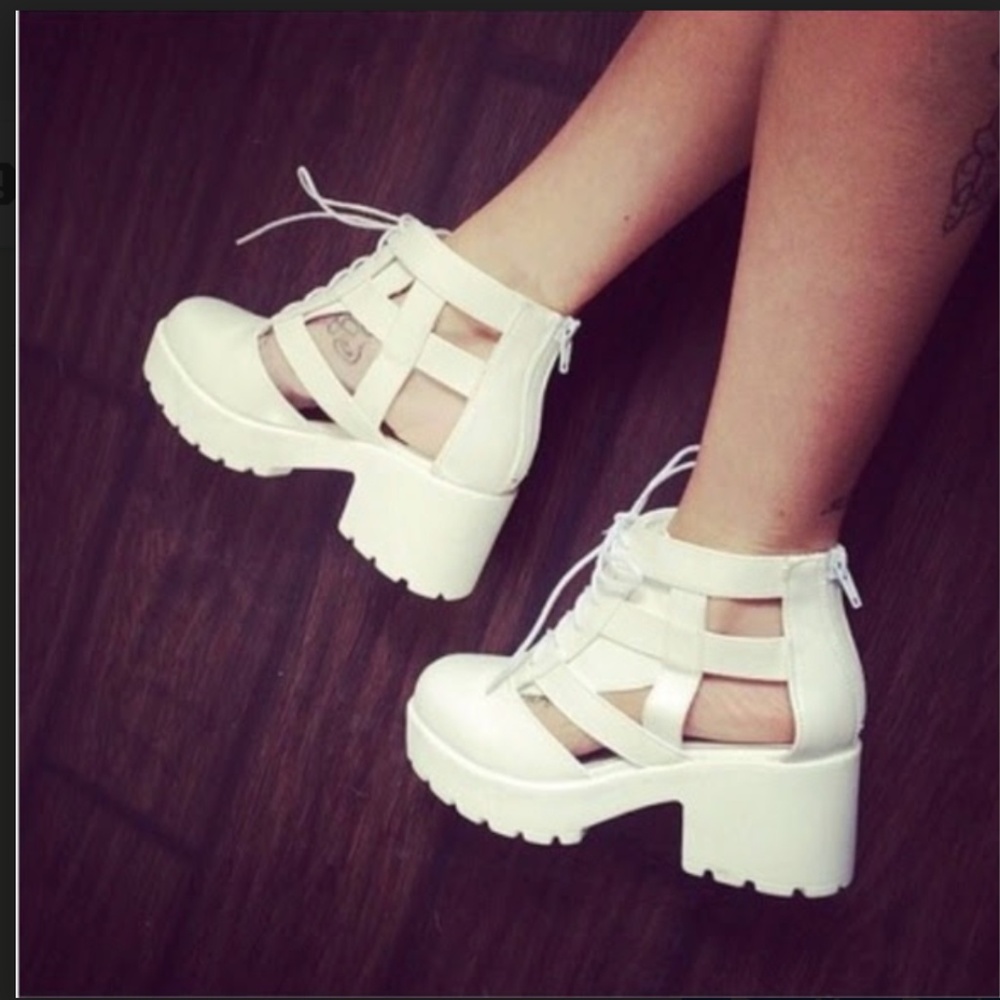 Unworn Shelly’s London Milligan Boot in White